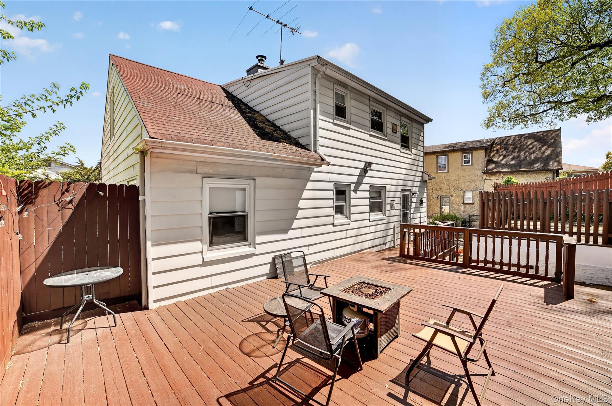 15 Halley Street Property Photo 34