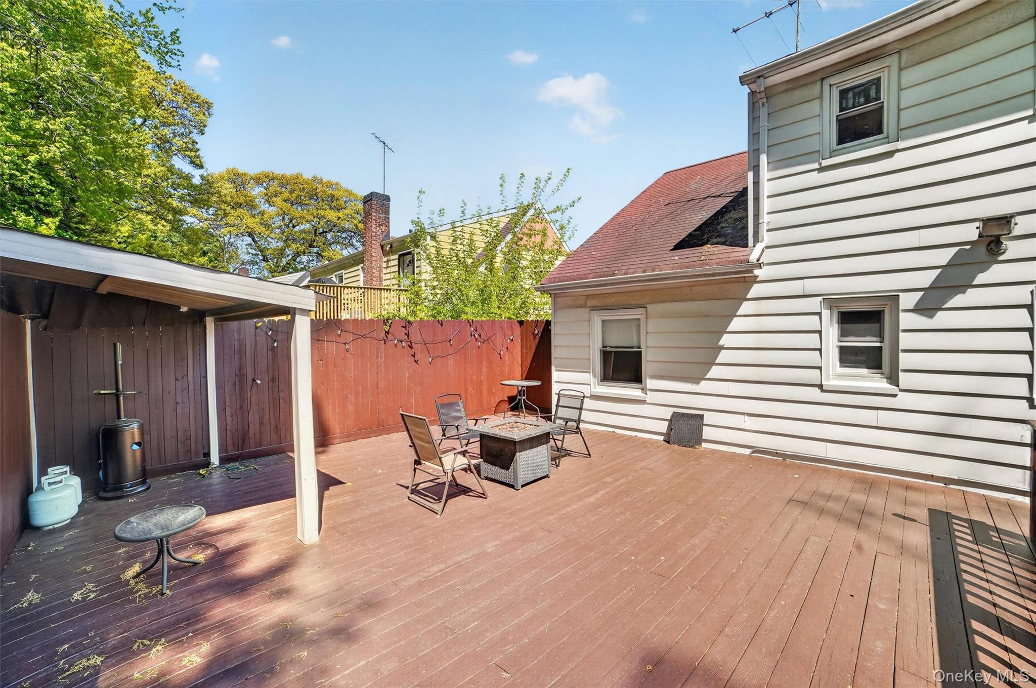 15 Halley Street Property Photo 35