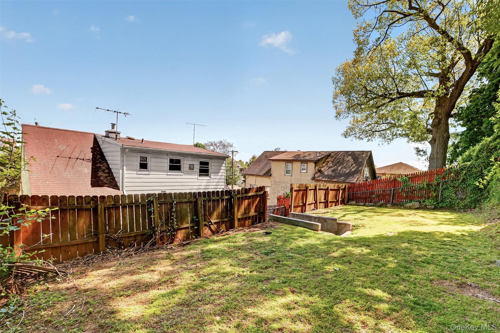 15 Halley Street Property Photo 40