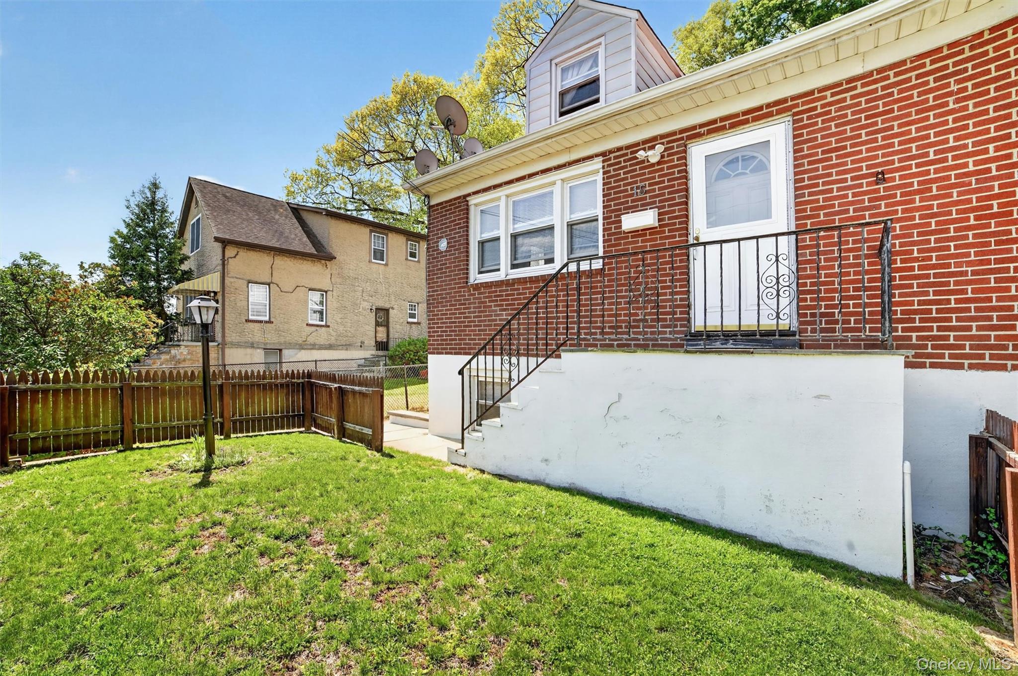 15 Halley Street Property Photo 42