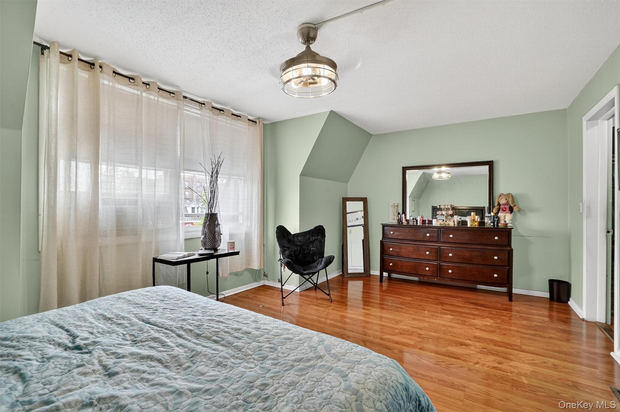 553 Fox Street Property Photo 22