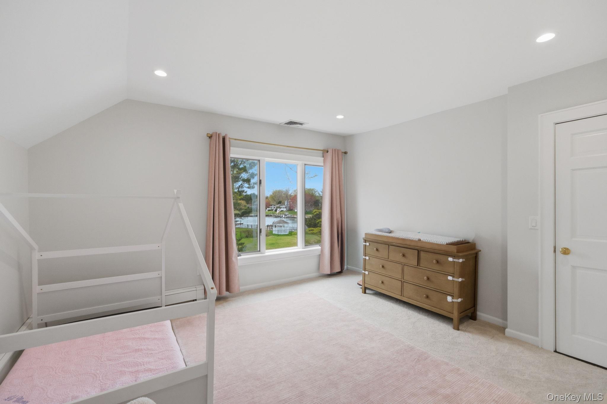 60a Union Avenue Property Photo 24