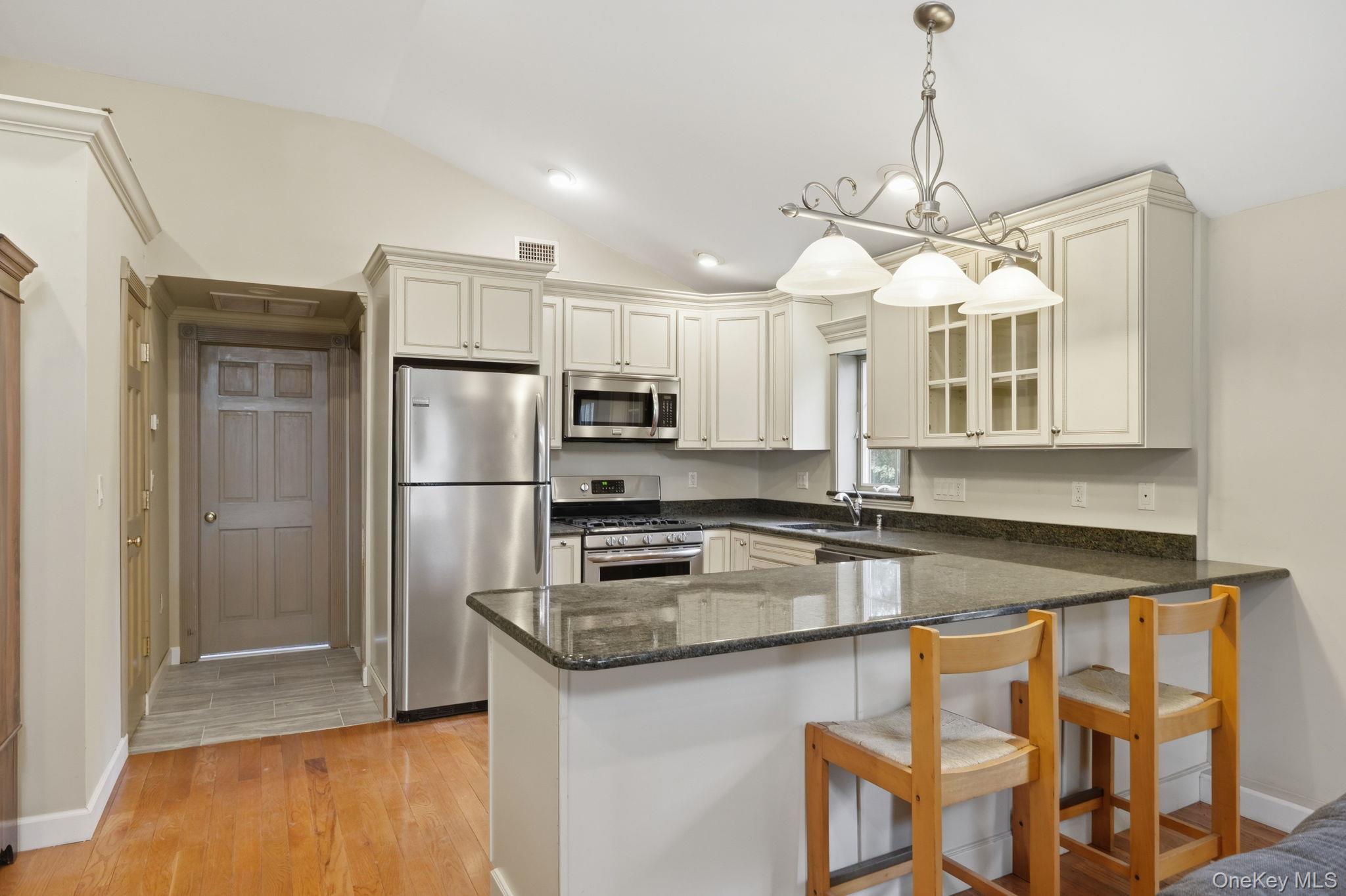 60a Union Avenue Property Photo 35