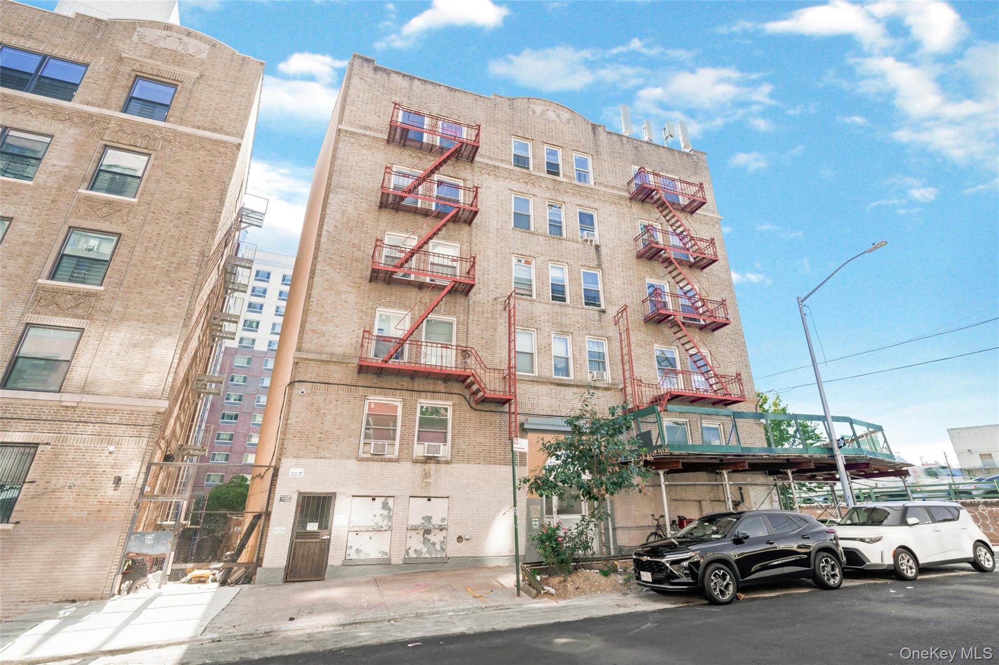 1898 Longfellow Ave E4 Property Photo 1
