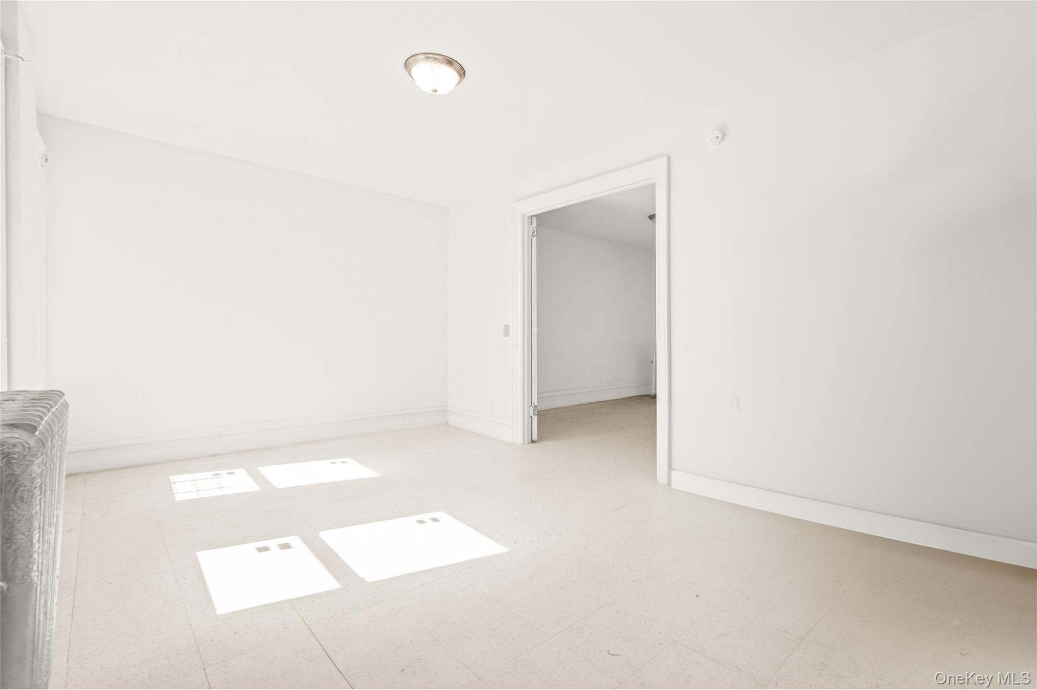 1898 Longfellow Ave E4 Property Photo 3