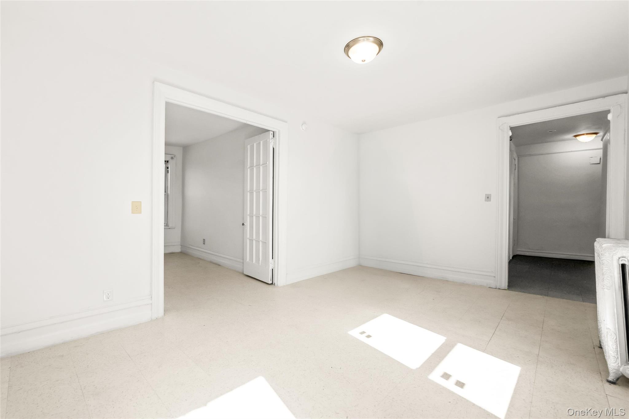 1898 Longfellow Ave E4 Property Photo 6
