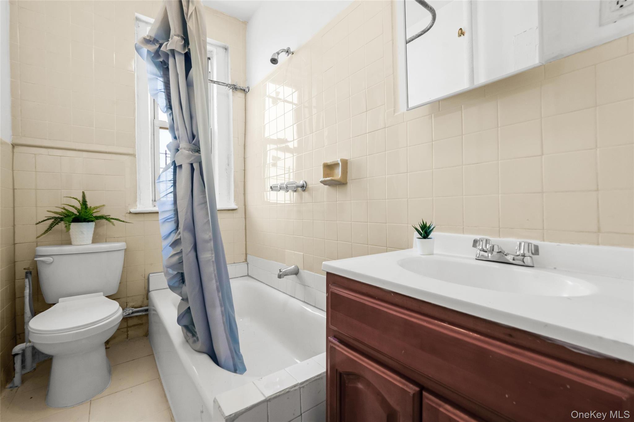 1898 Longfellow Ave E4 Property Photo 10
