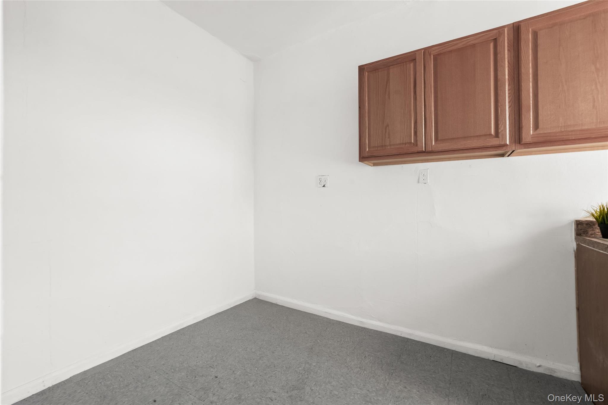 1898 Longfellow Ave E4 Property Photo 13