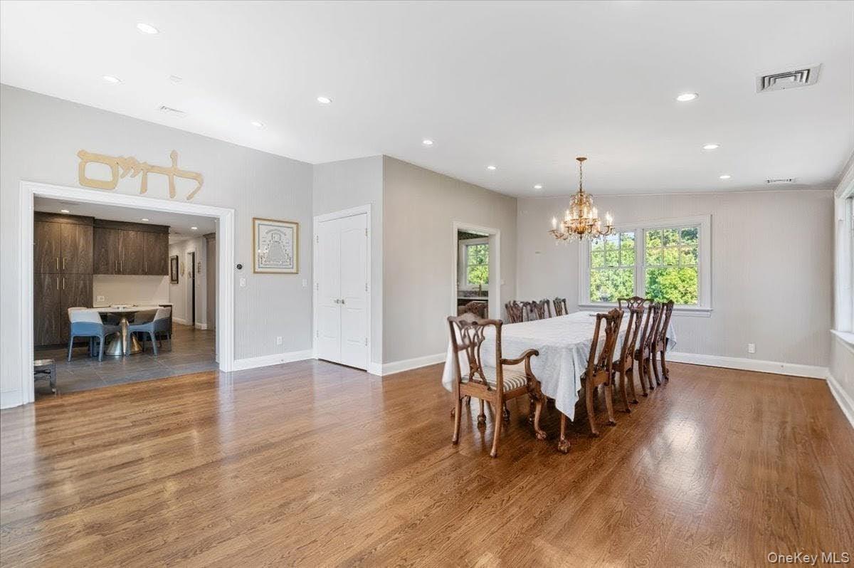 205 Hewlett Neck Road Property Photo 10