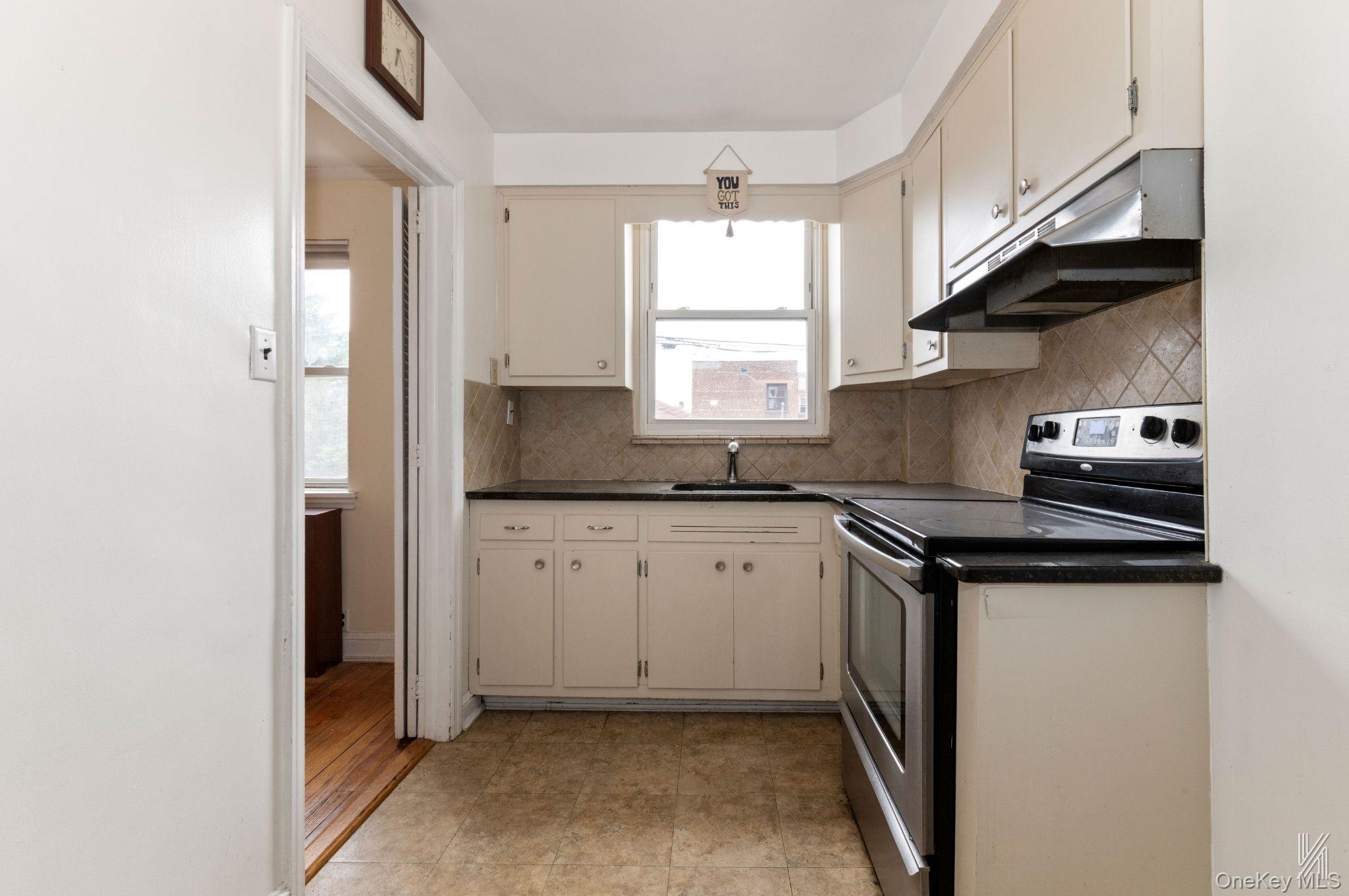 20-29 28th Street Property Photo 8