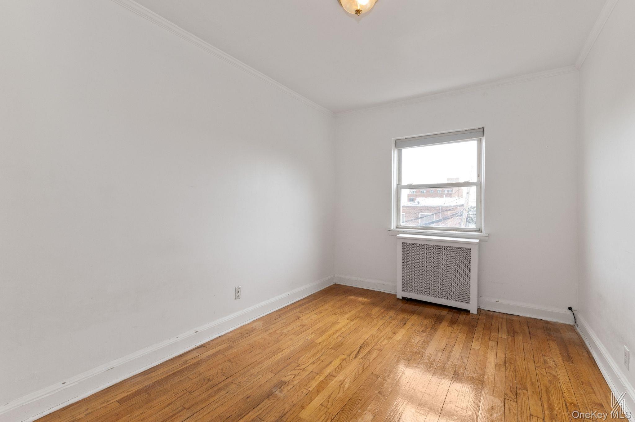 20-29 28th Street Property Photo 14