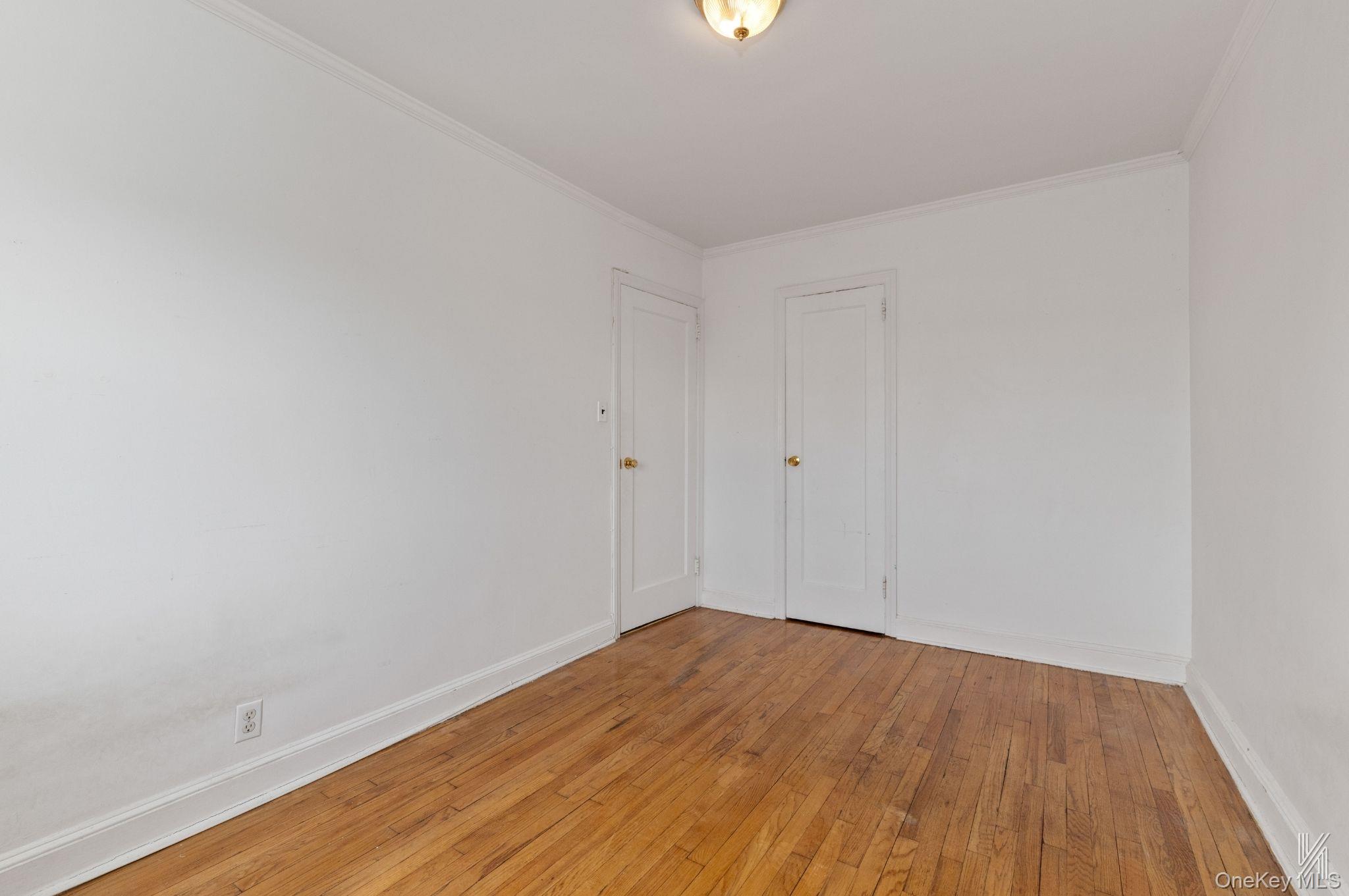 20-29 28th Street Property Photo 15