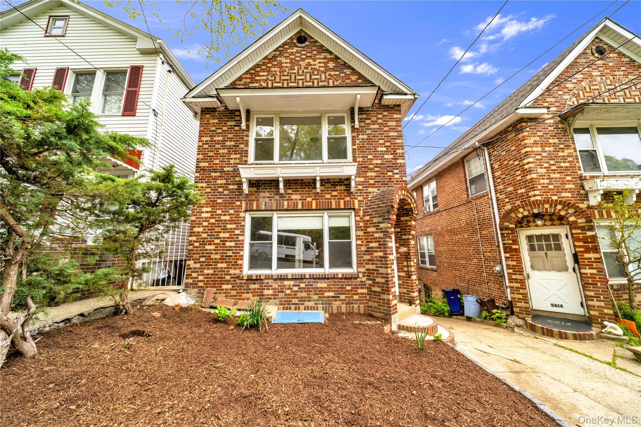 5618 Sylvan Avenue Property Photo 2
