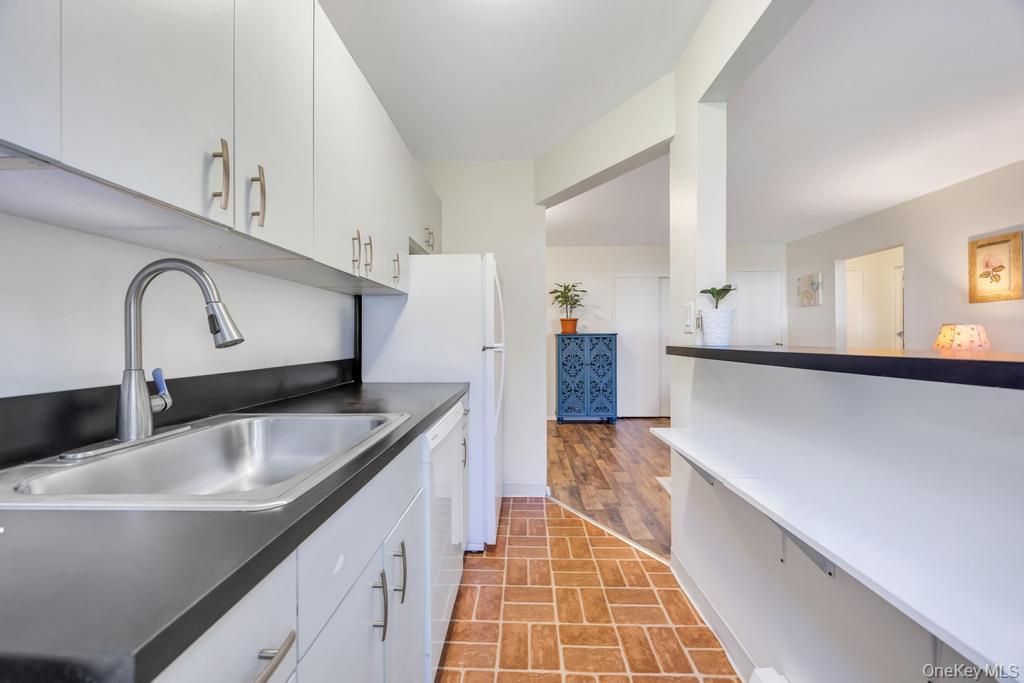 49 Mildred Place 4a Property Photo 11