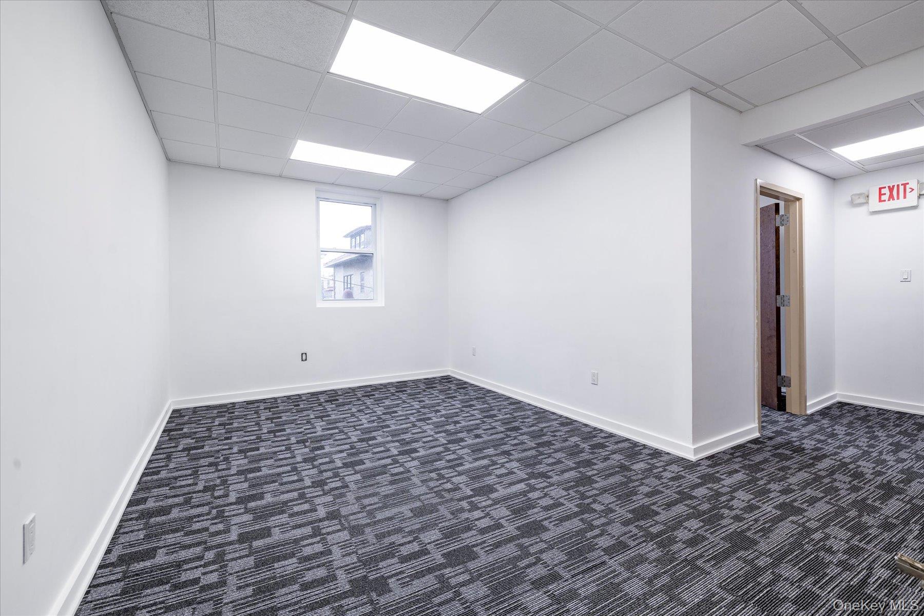 52 E Park Avenue 2nd Floor Property Photo 6
