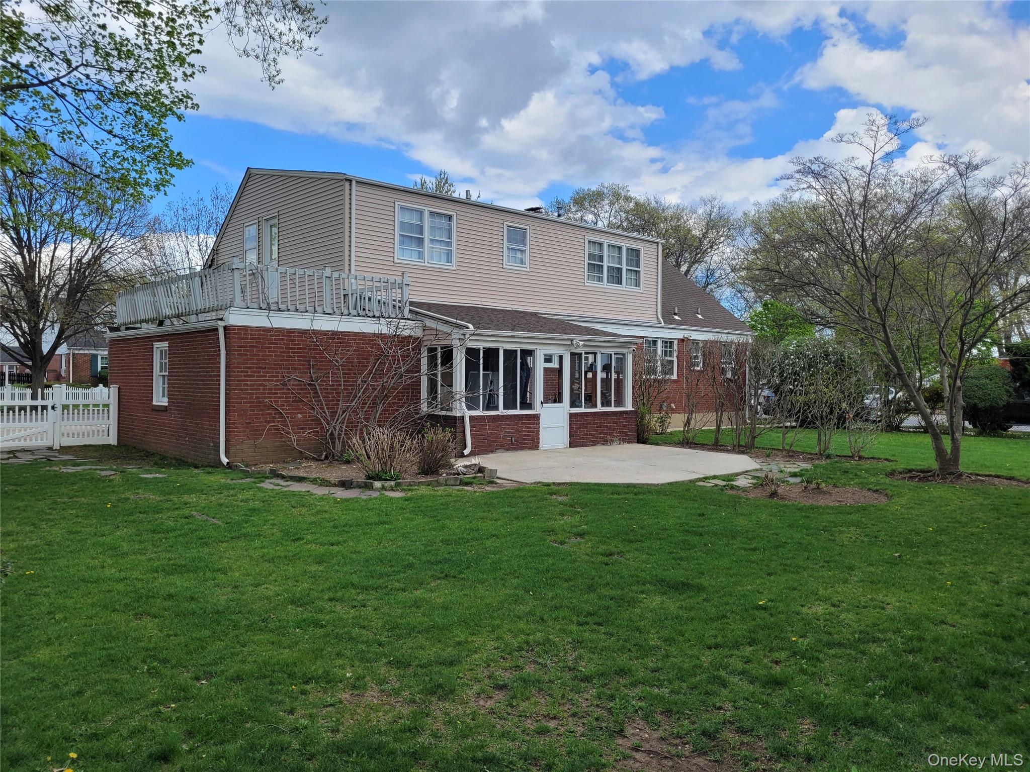 33 Nassau Boulevard Property Photo 10