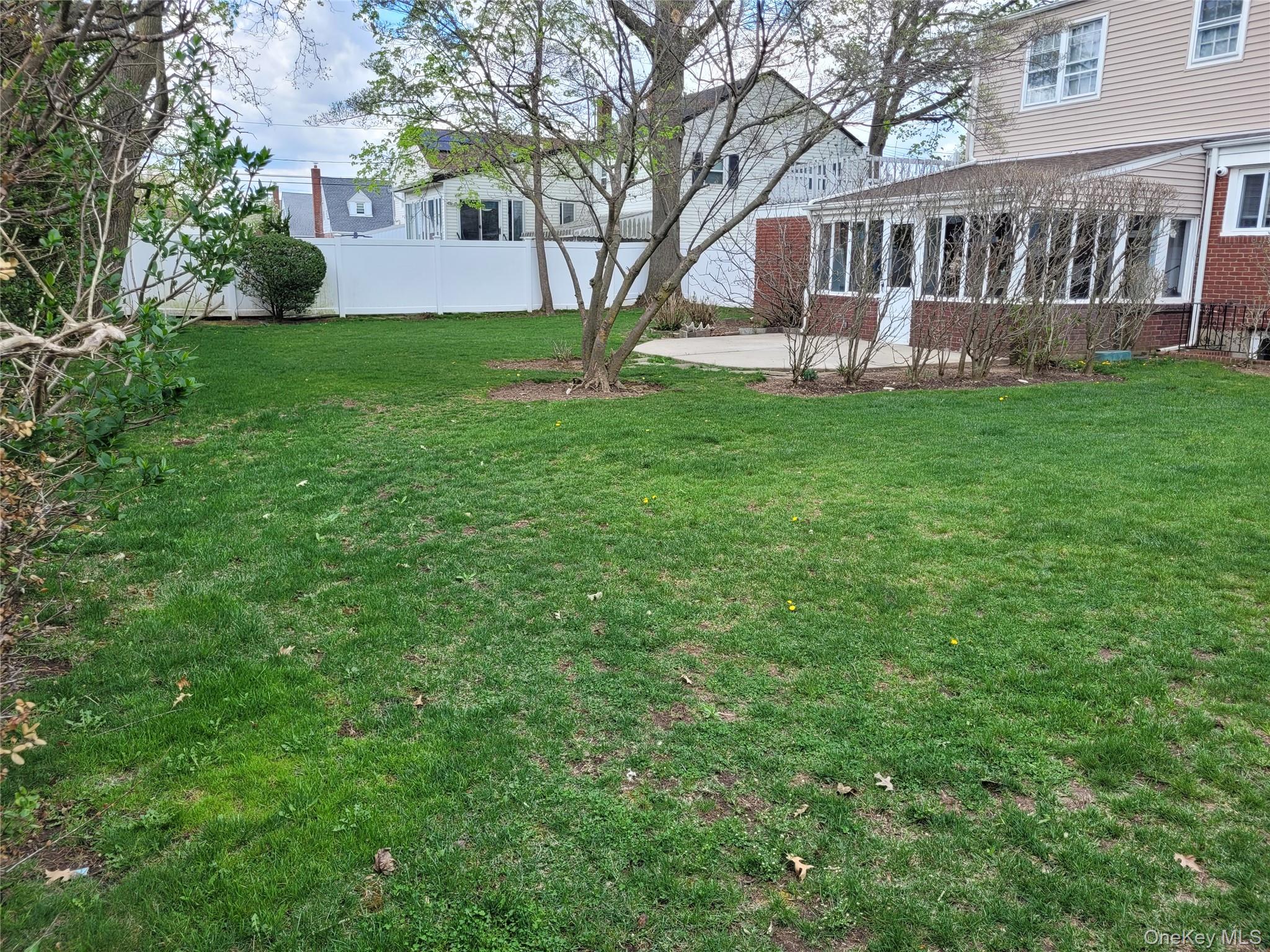 33 Nassau Boulevard Property Photo 13