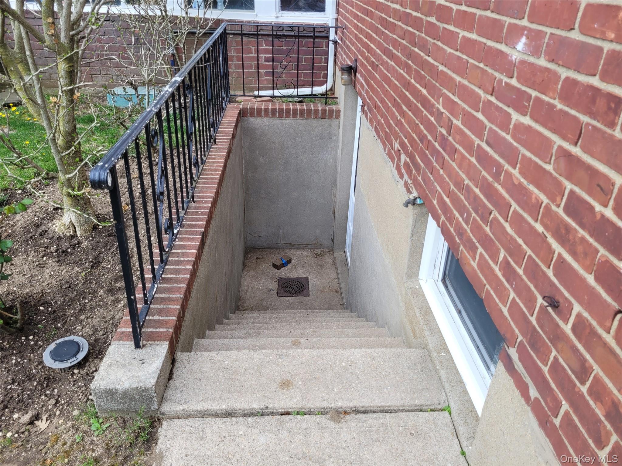 33 Nassau Boulevard Property Photo 15