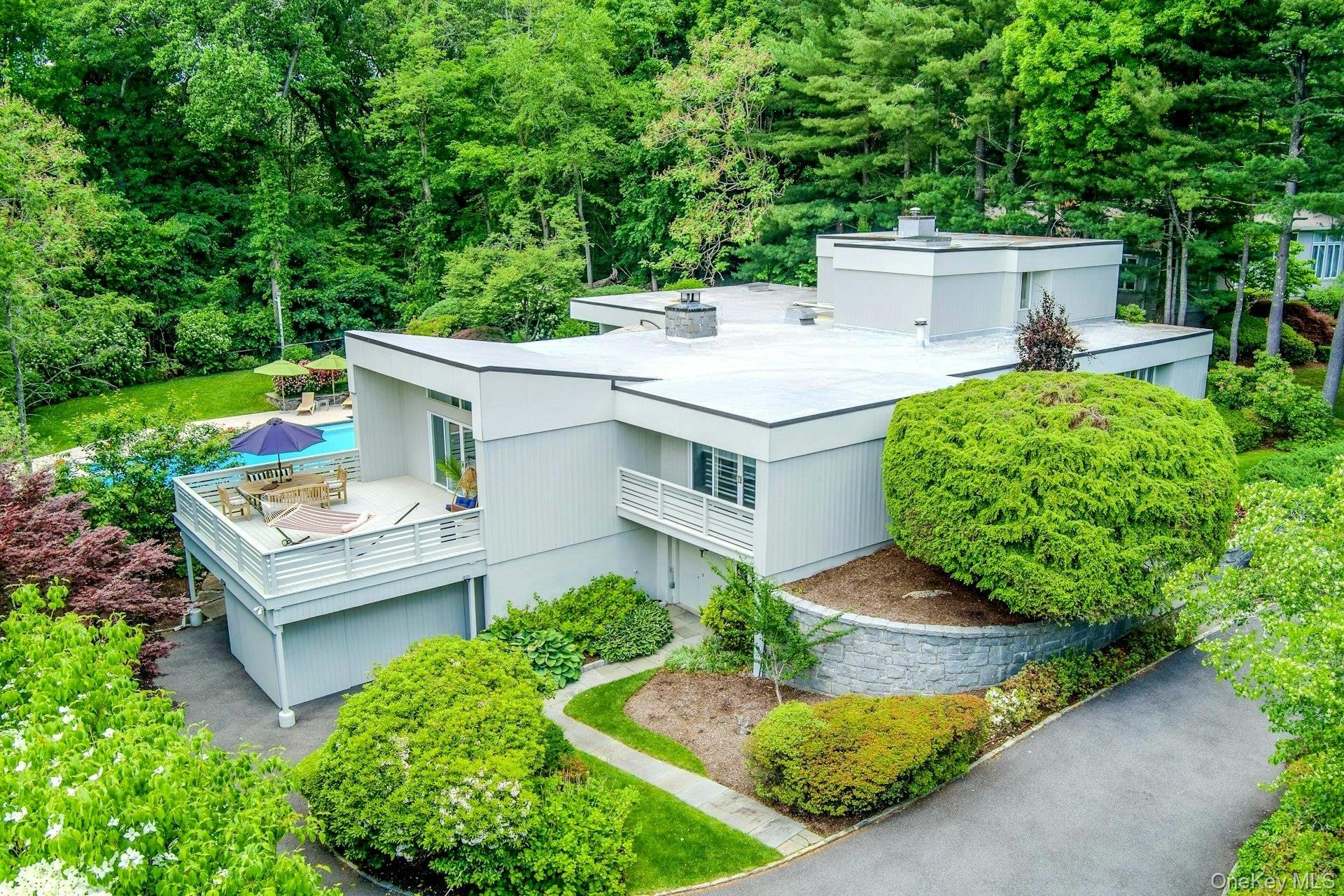 10 Cypress Point Drive Property Photo 1