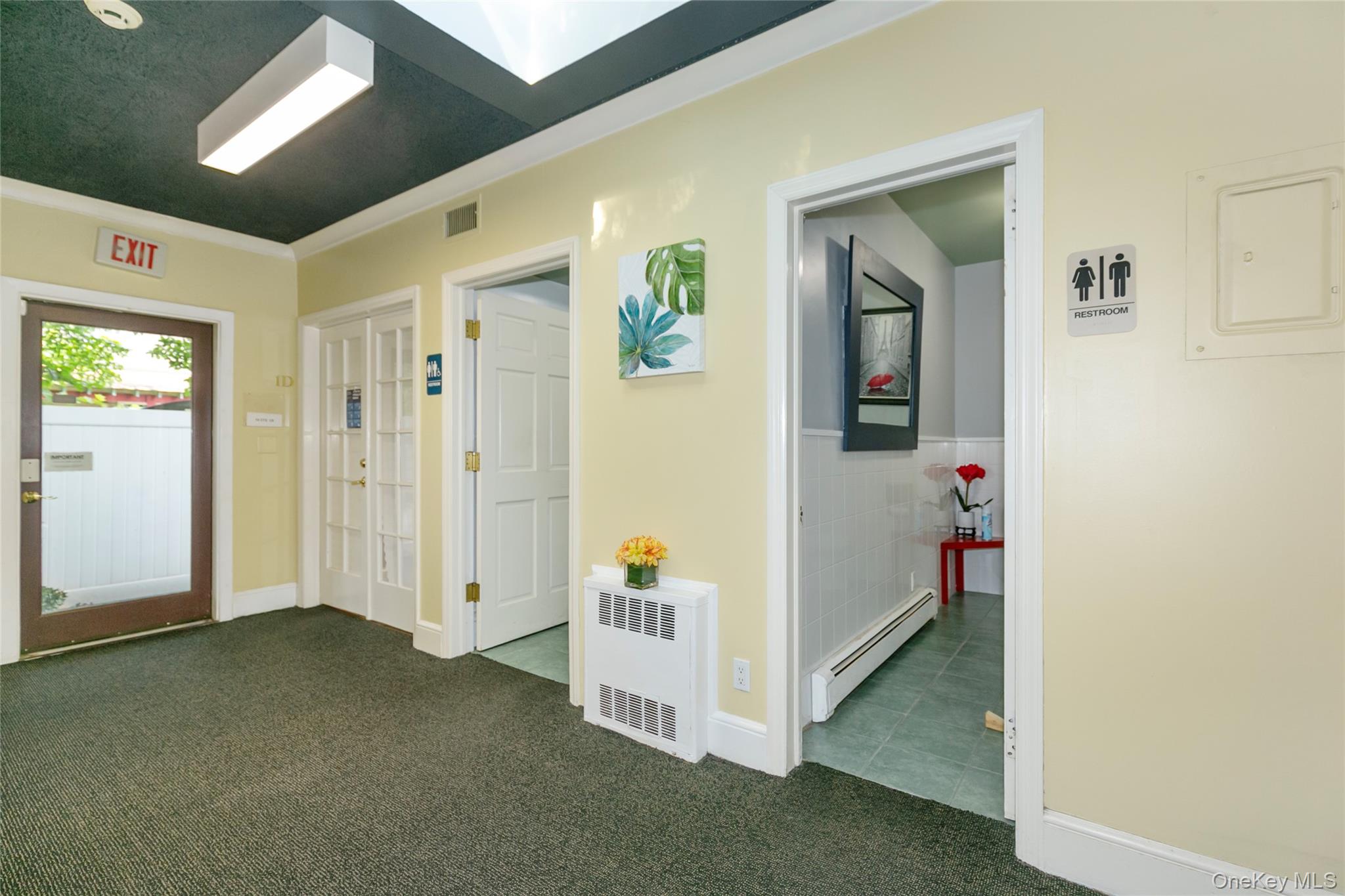 293 Castle Avenue Property Photo 3