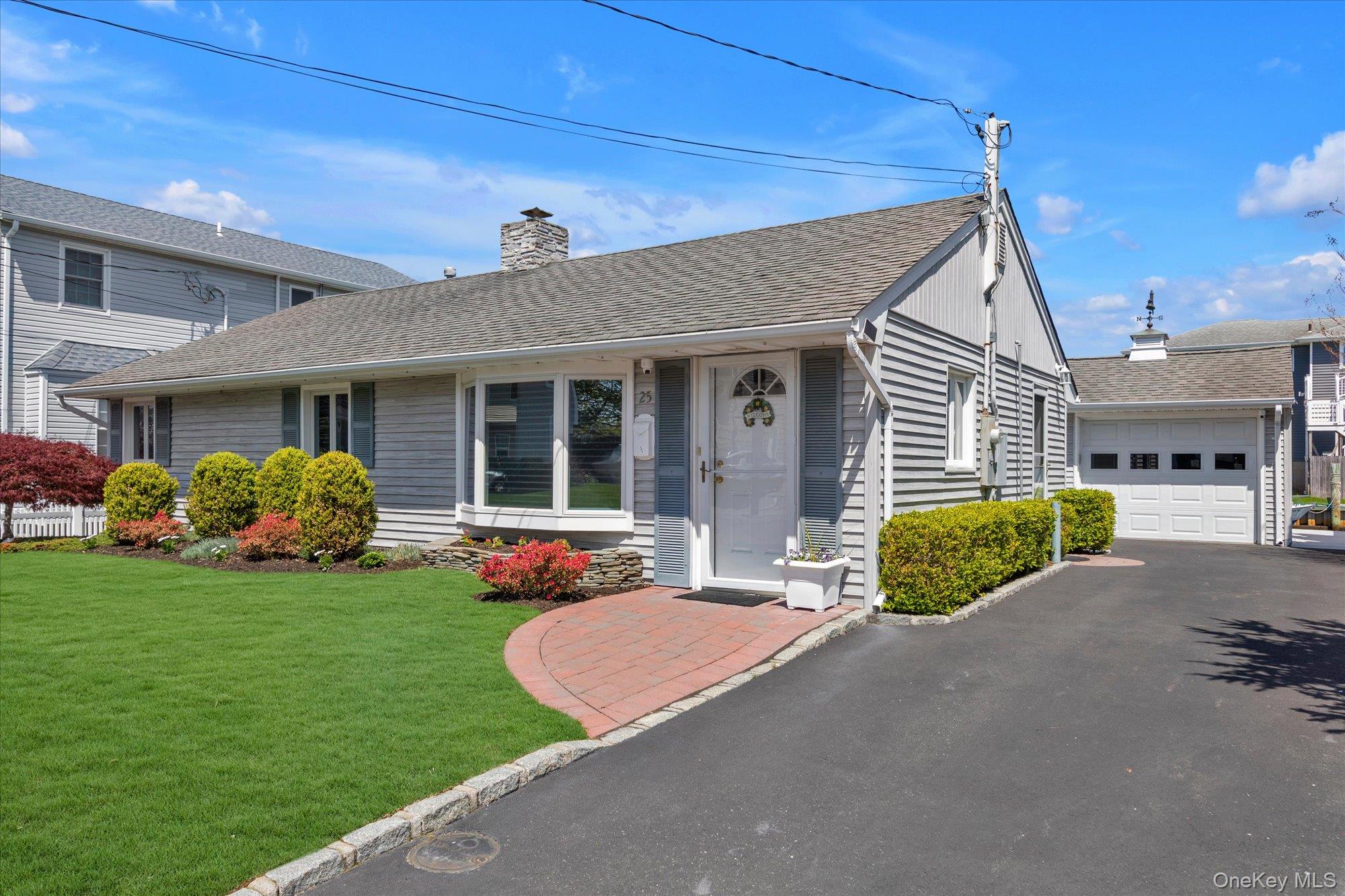 25 Bayview Avenue Property Photo 1