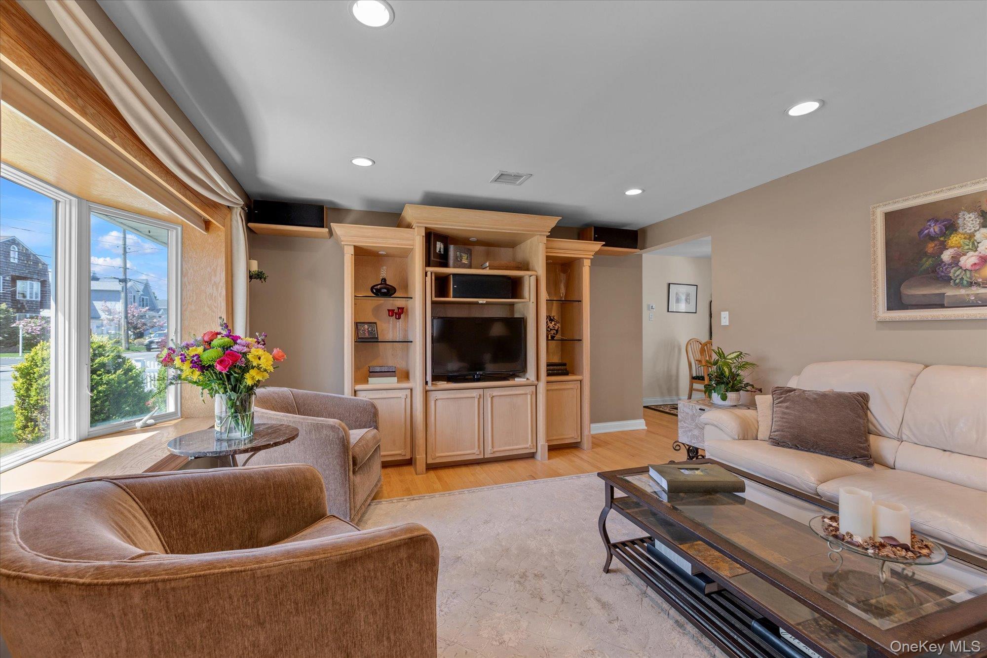 25 Bayview Avenue Property Photo 6