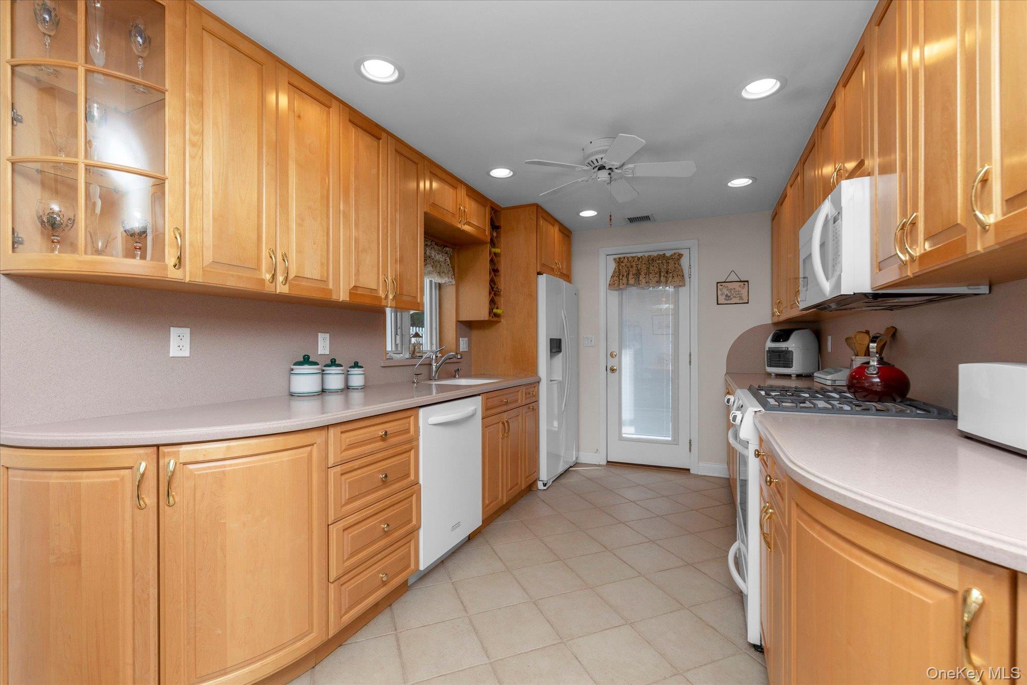 25 Bayview Avenue Property Photo 8