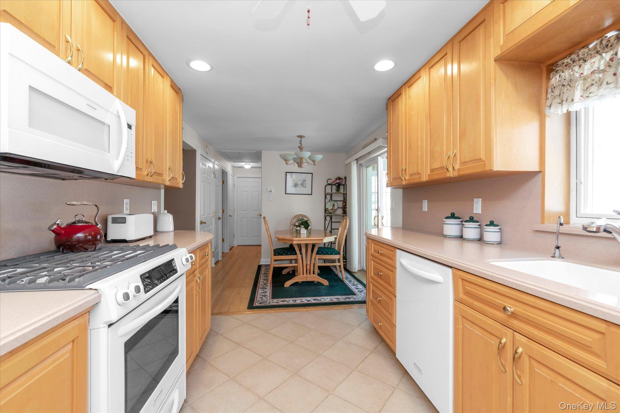 25 Bayview Avenue Property Photo 10