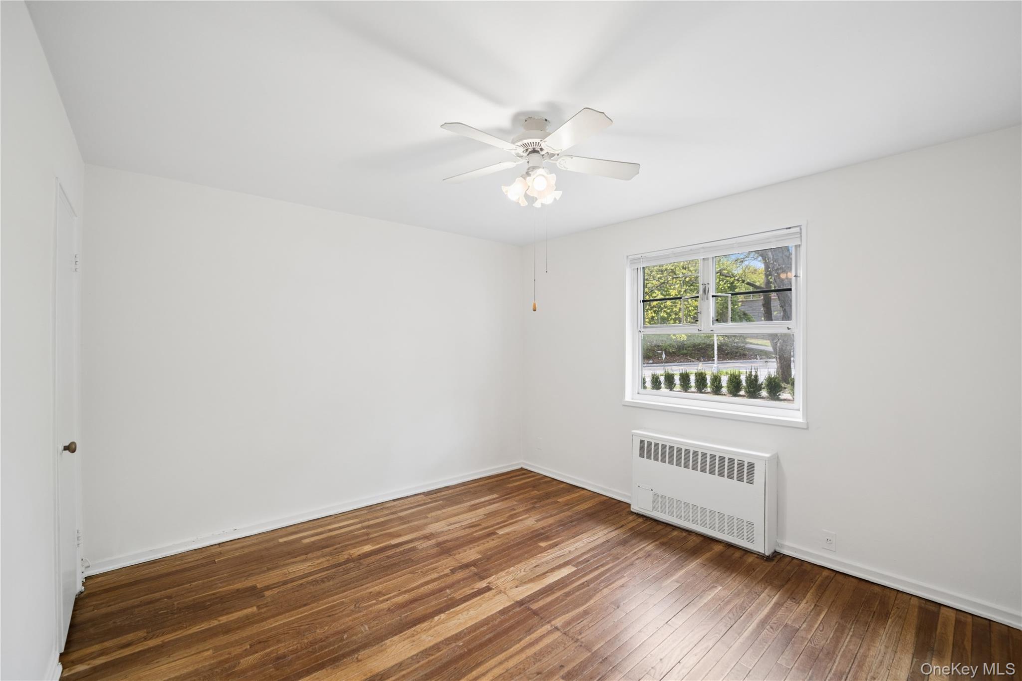 220-04 Stronghurst Avenue Lower Property Photo 12