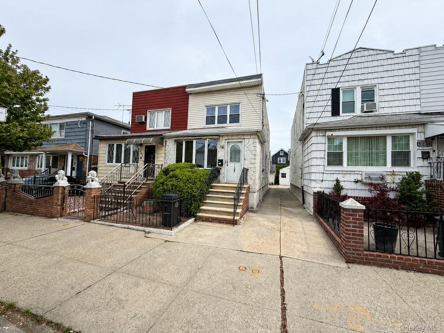 1223 E 89th Street Property Photo 1