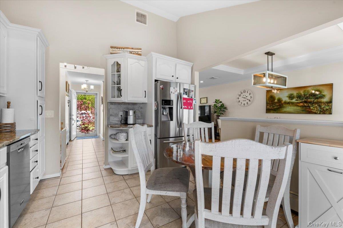61 Winthrop Road Property Photo 11
