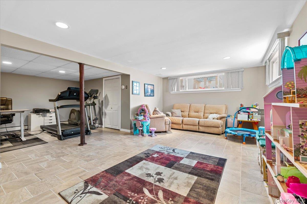 61 Winthrop Road Property Photo 25
