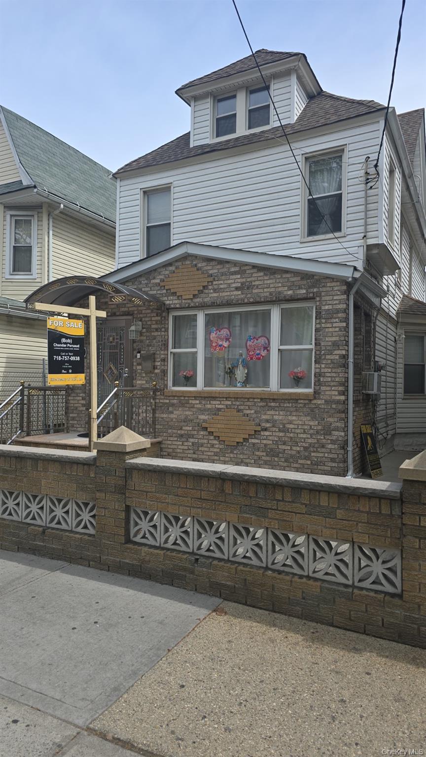 10715 Lefferts Boulevard Property Photo 2