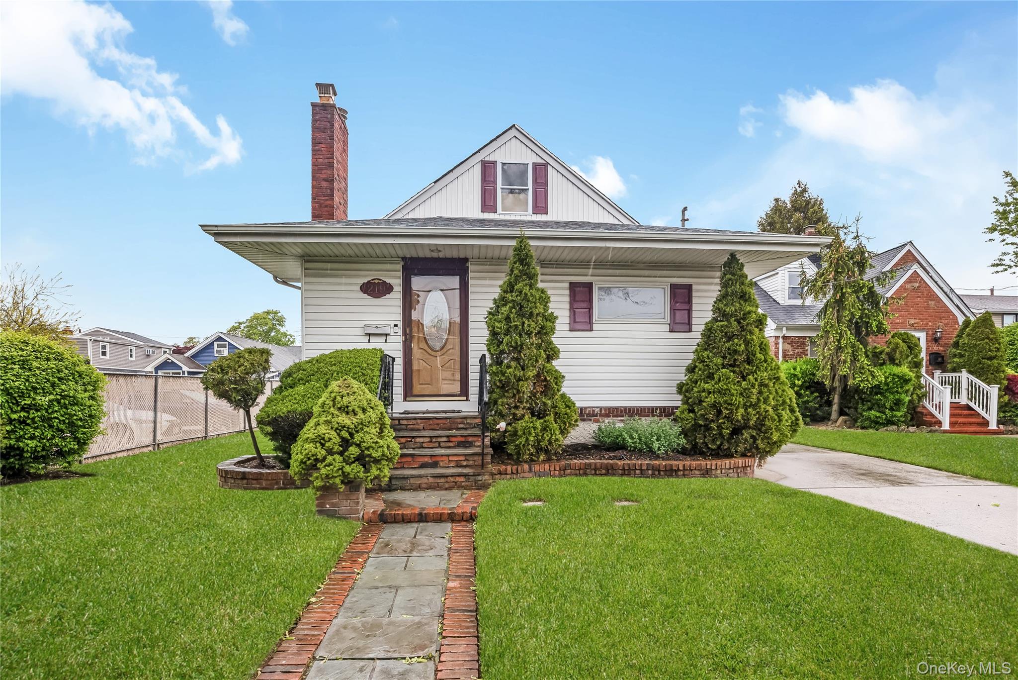 219 Oakview Avenue Property Photo 1