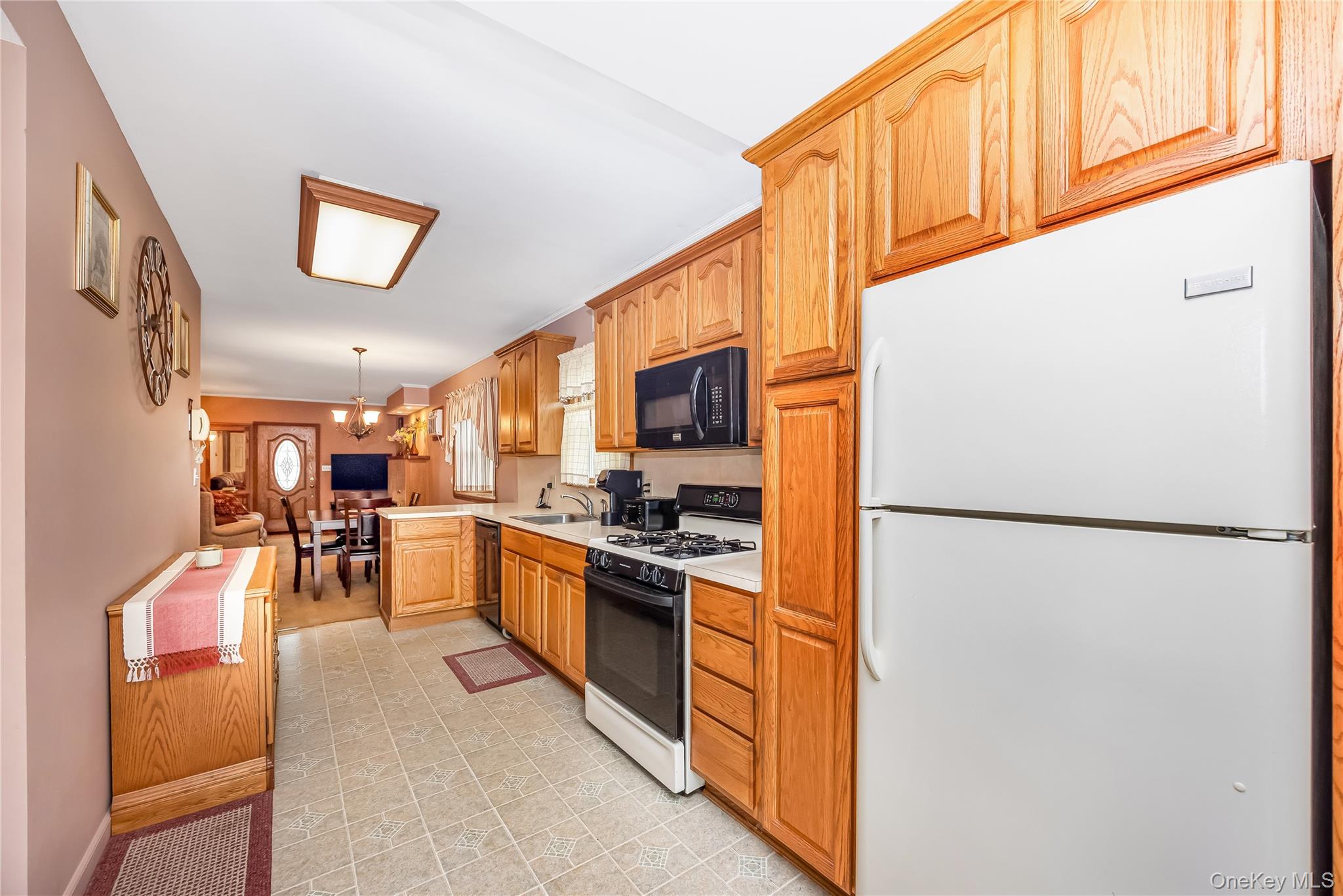 219 Oakview Avenue Property Photo 9