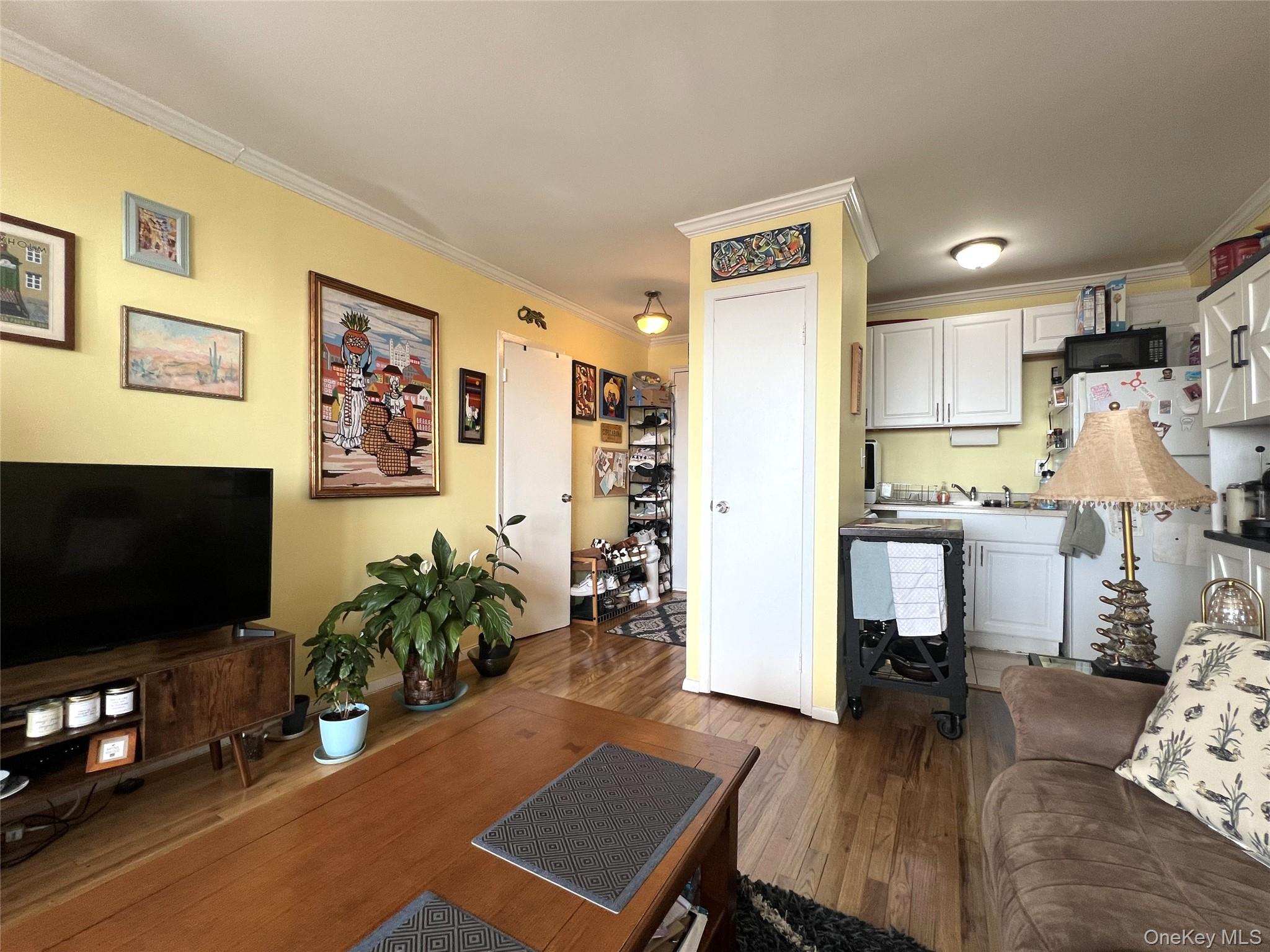 855 E Broadway 6g Property Photo 4