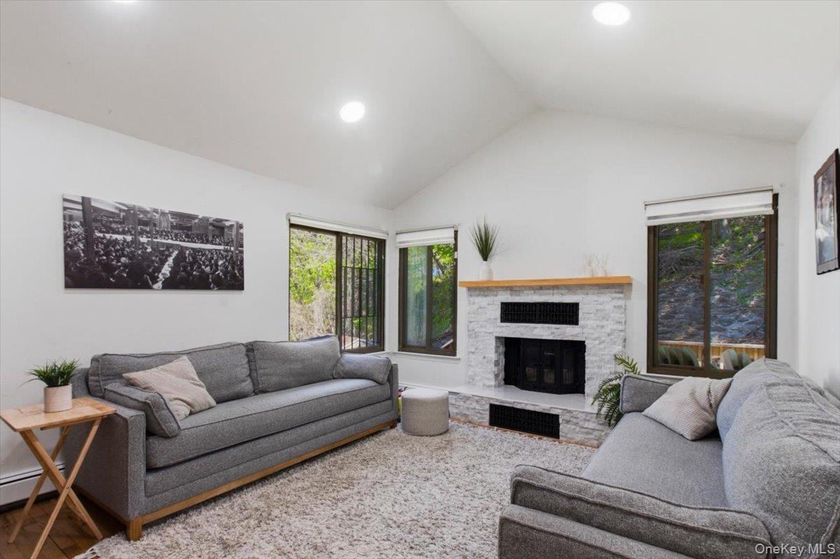 40 Donald Drive Property Photo 6