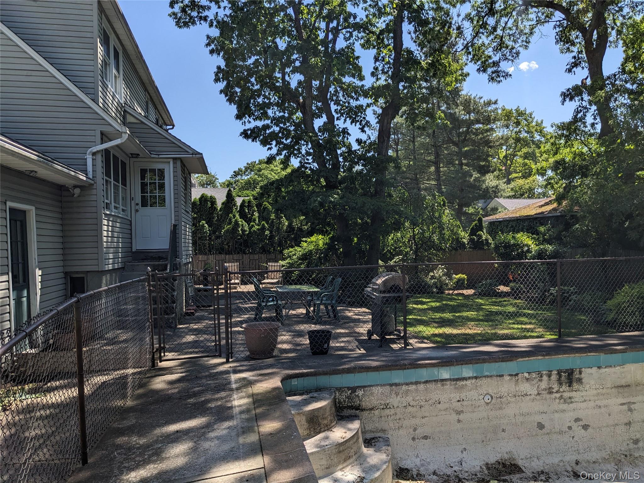 2 Rhode Island Avenue Property Photo 11