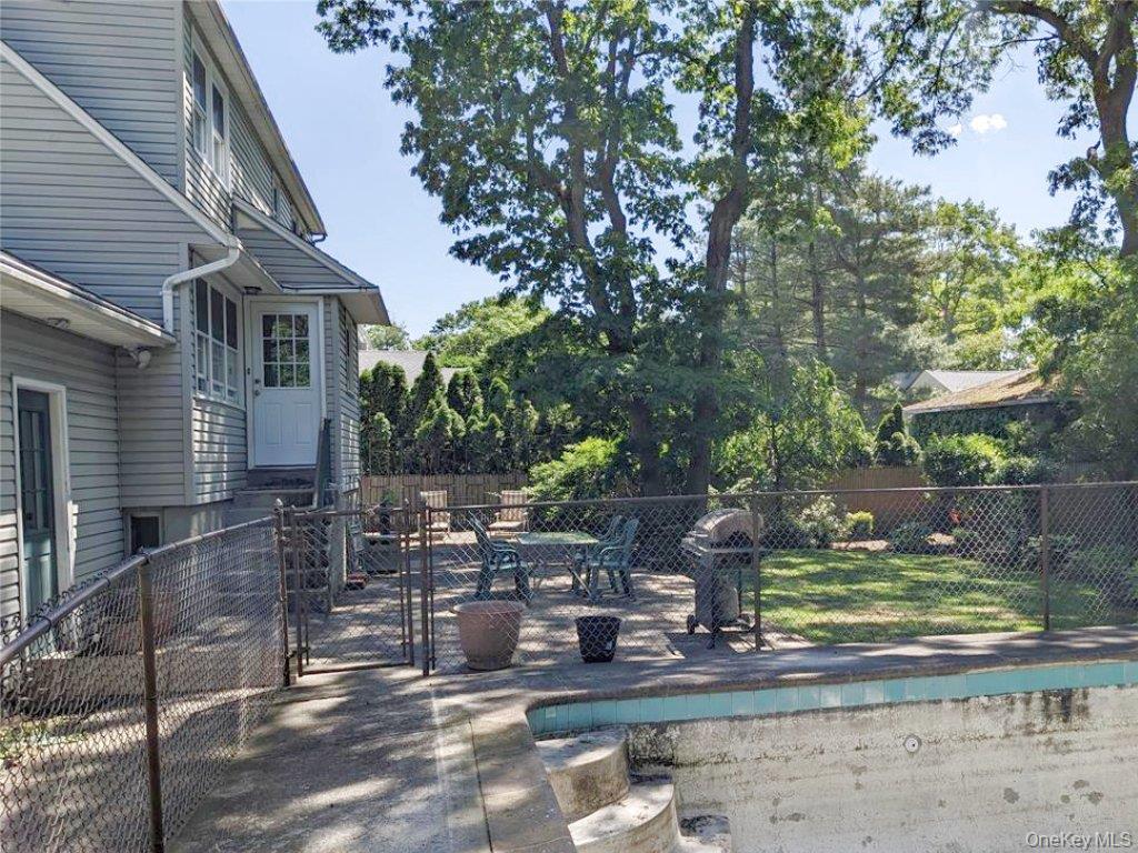 2 Rhode Island Avenue Property Photo 12