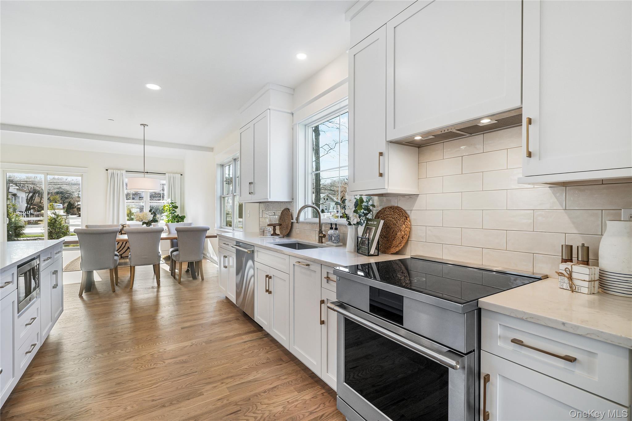 2040 Crompond Road 17 Property Photo 4