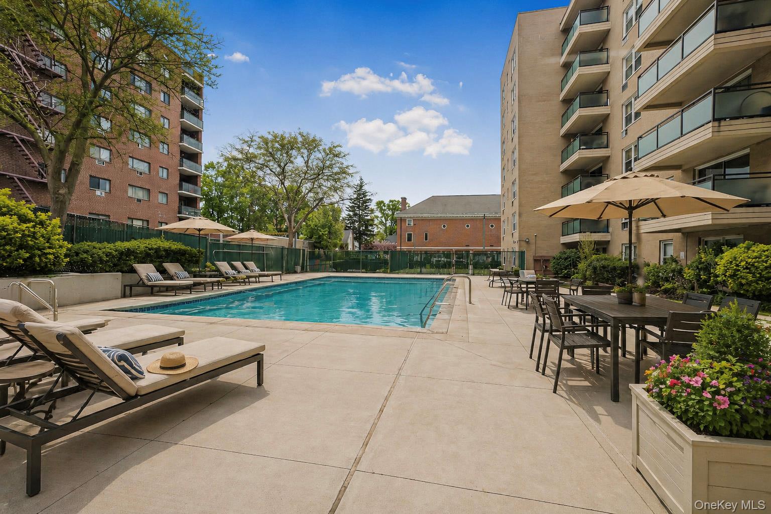 377 Westchester Ave APT 6J Property Photo 1