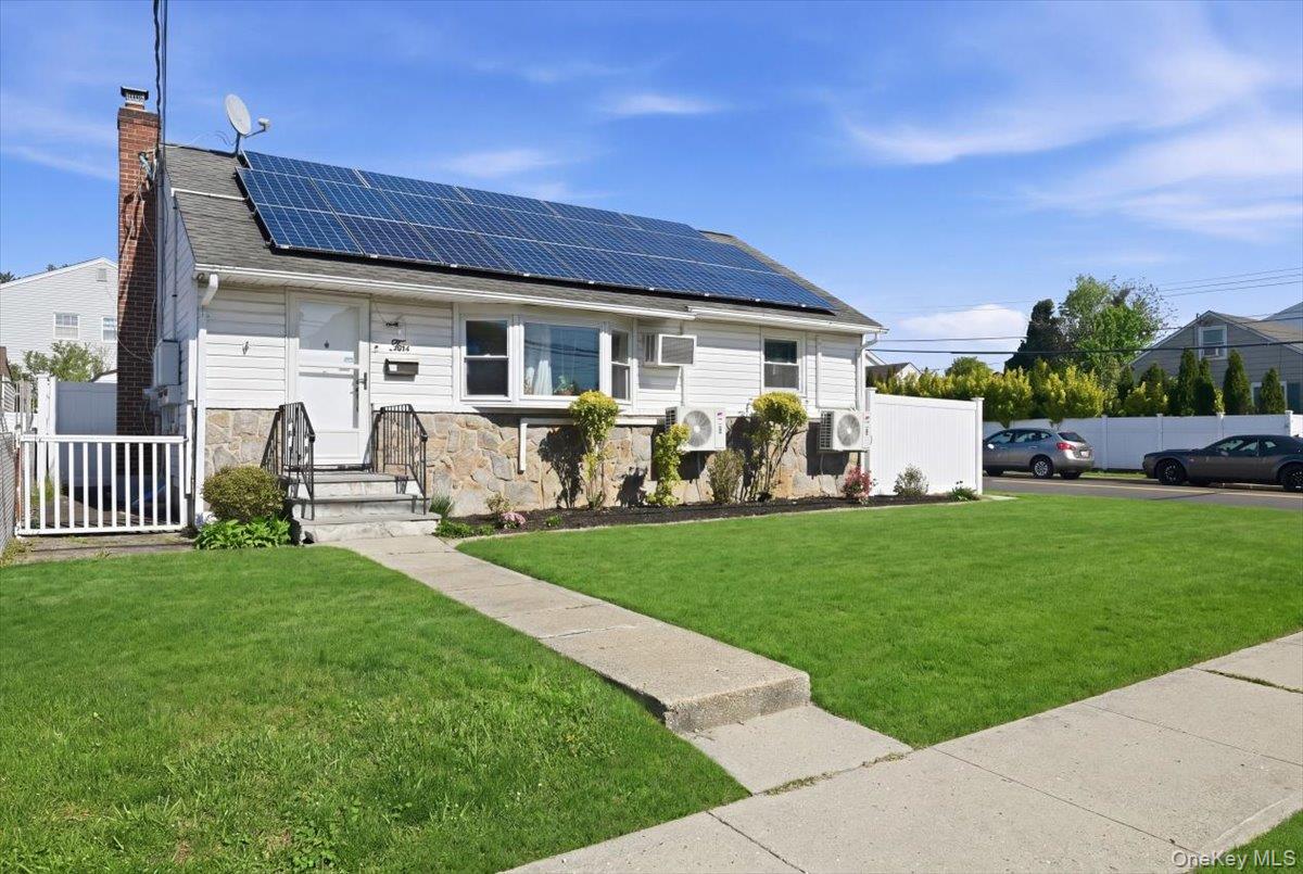 10 Gardner Avenue Property Photo 1