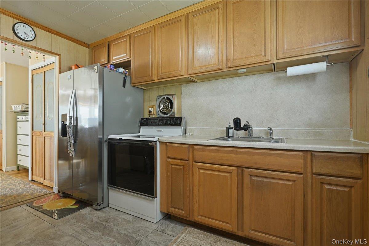 10 Gardner Avenue Property Photo 8
