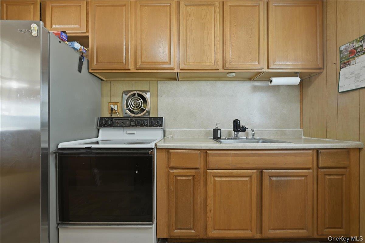 10 Gardner Avenue Property Photo 9