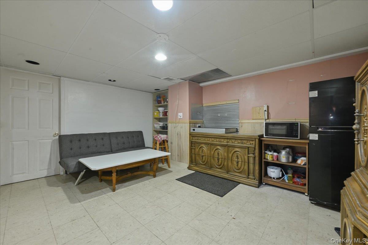 10 Gardner Avenue Property Photo 18