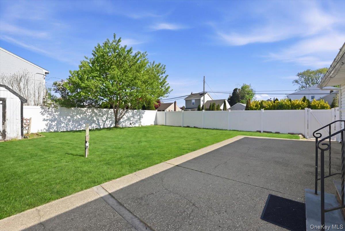 10 Gardner Avenue Property Photo 25