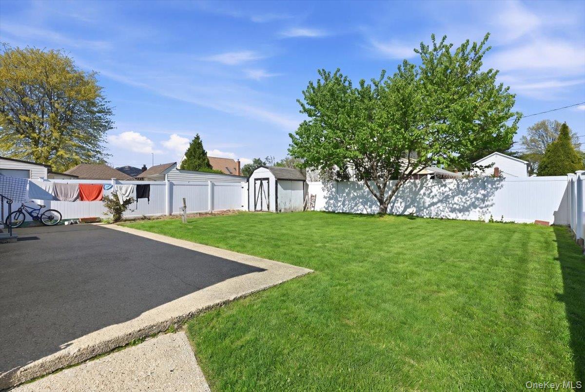 10 Gardner Avenue Property Photo 26