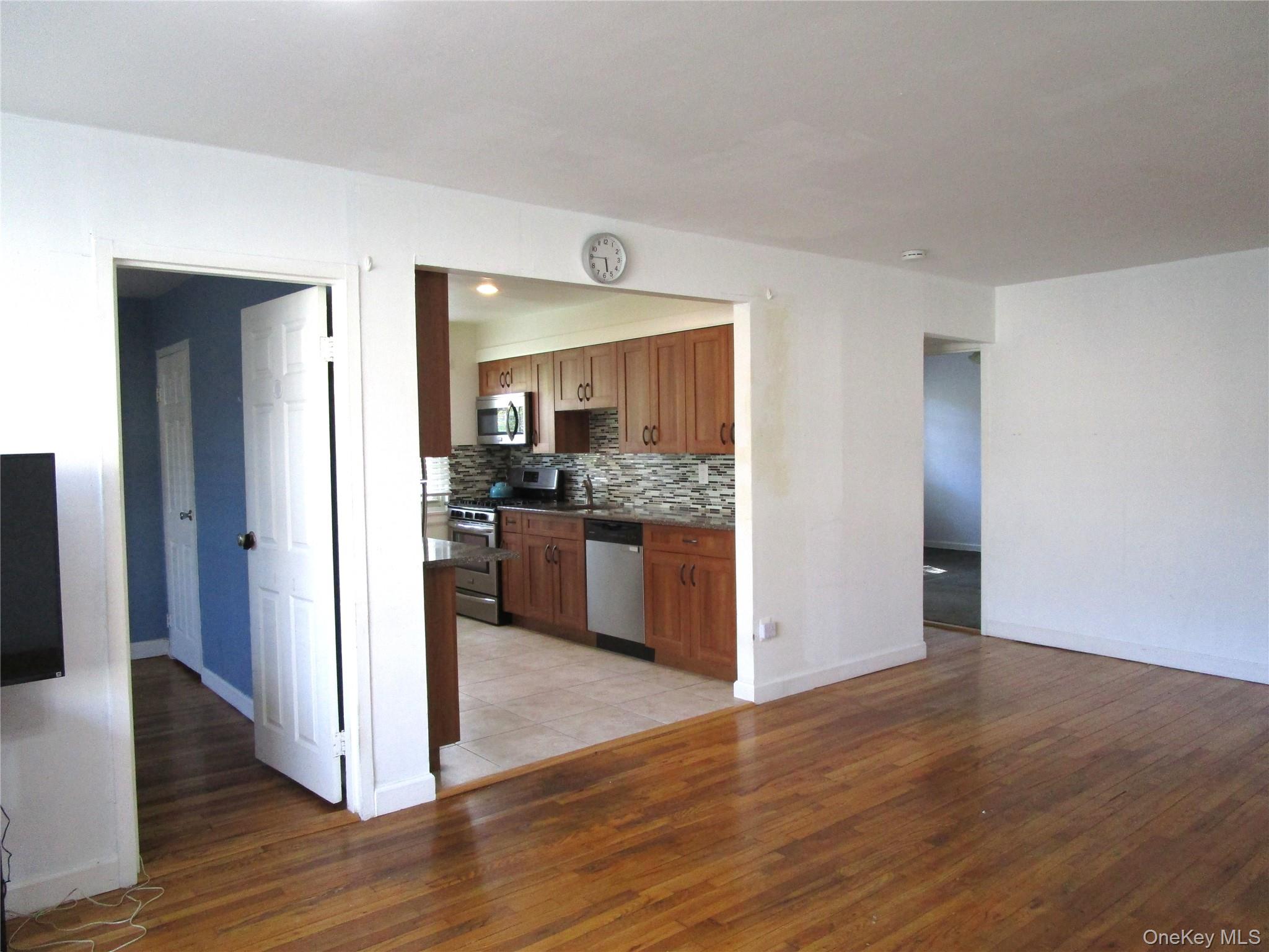 324 Post Avenue 9f Property Photo 9
