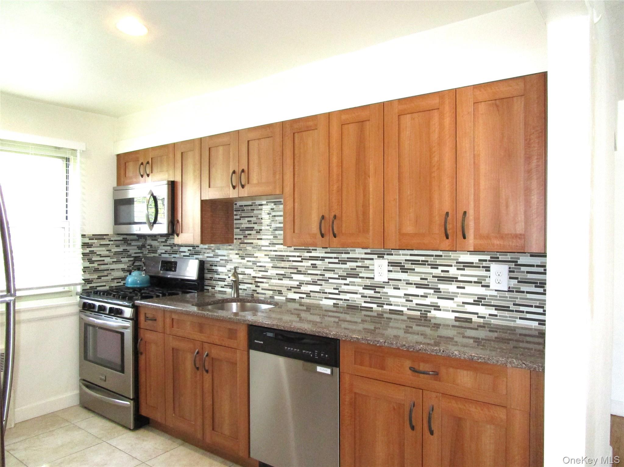 324 Post Avenue 9f Property Photo 14