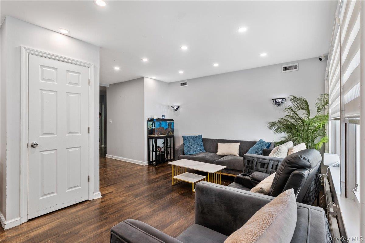 369 Island Avenue Property Photo 5